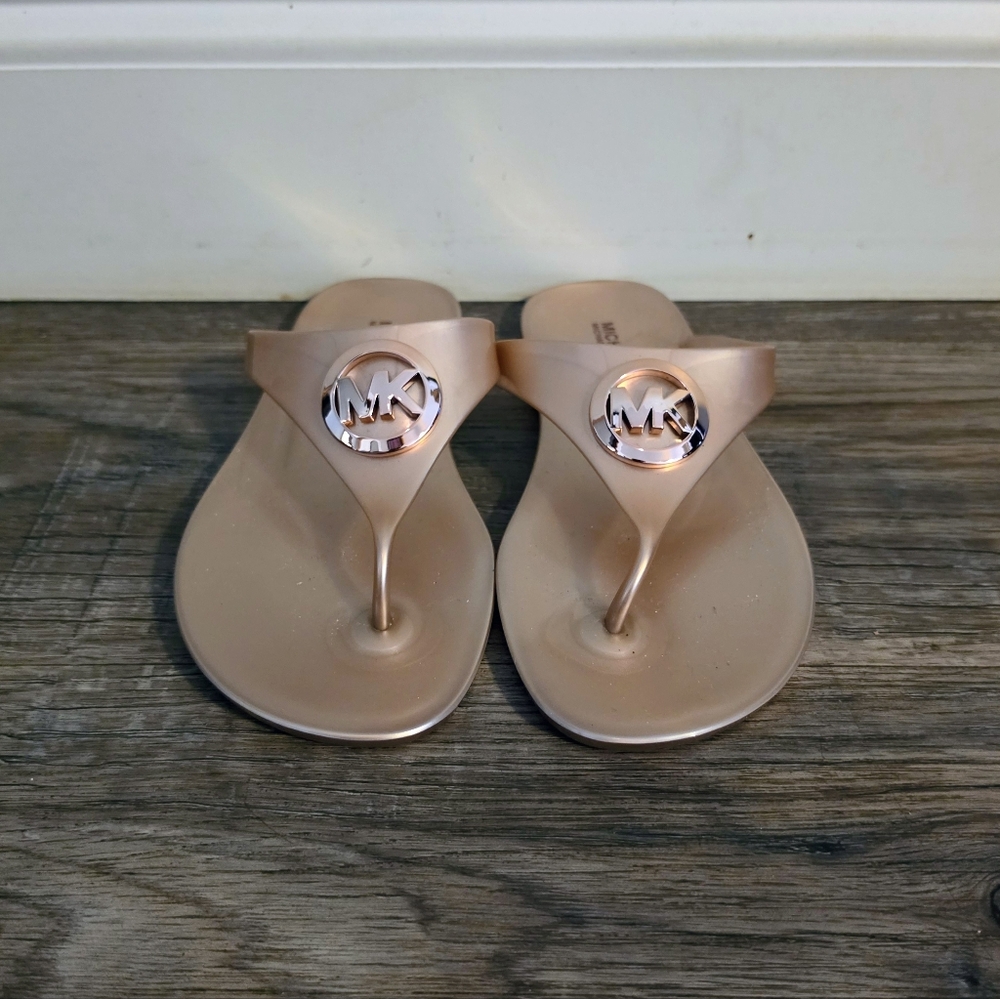NWOT MICHAEL Michael Kors Women's Rose Gold Jelly Thong Sandals